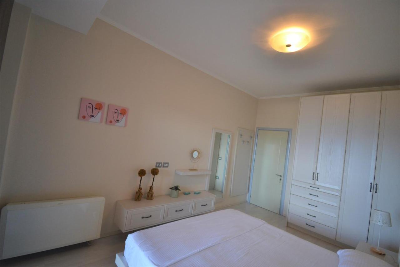 Luxury Penthouse B&e Apartament Saranda
