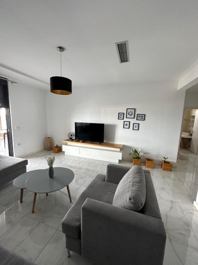 Luxury Penthouse B&e *
