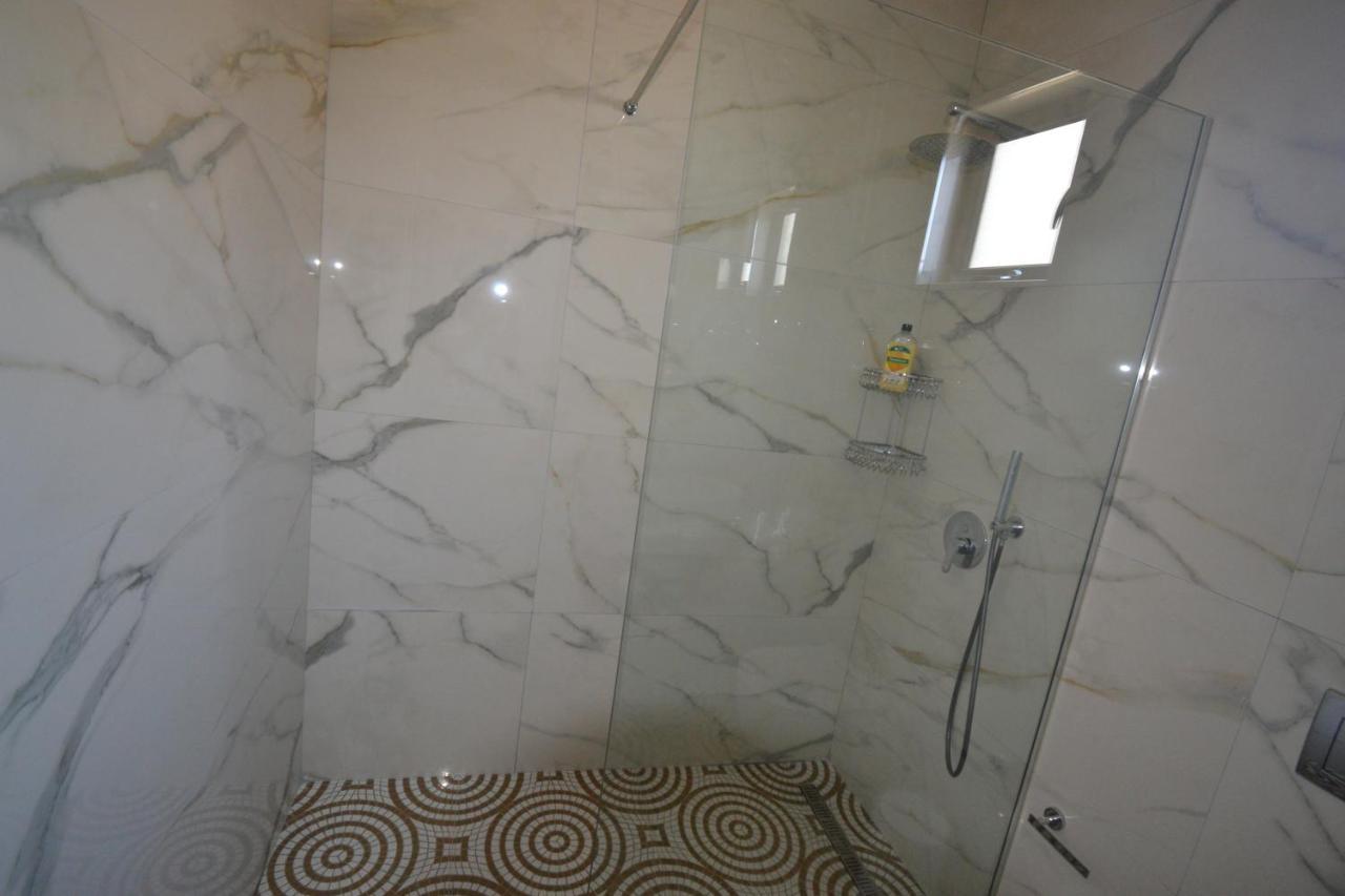 Luxury Penthouse B&e Apartament Saranda