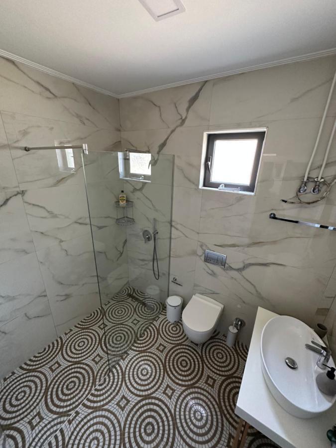 Luxury Penthouse B&e *