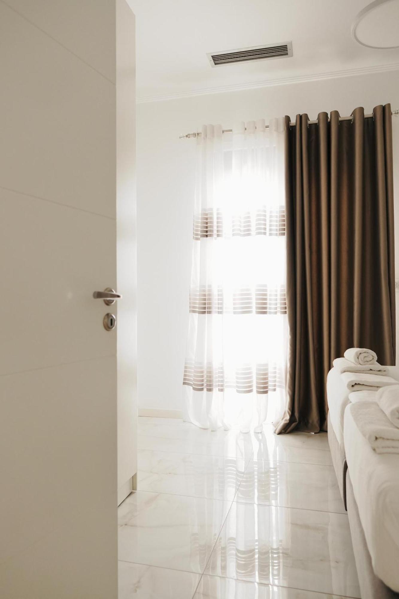 Luxury Penthouse B&e Apartment *