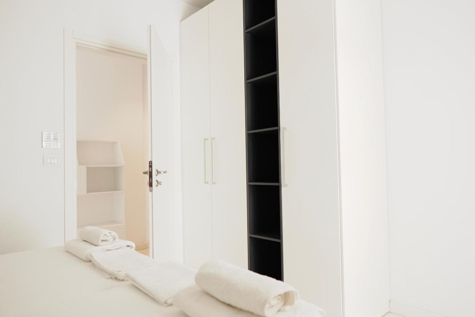 Luxury Penthouse B&e Apartment