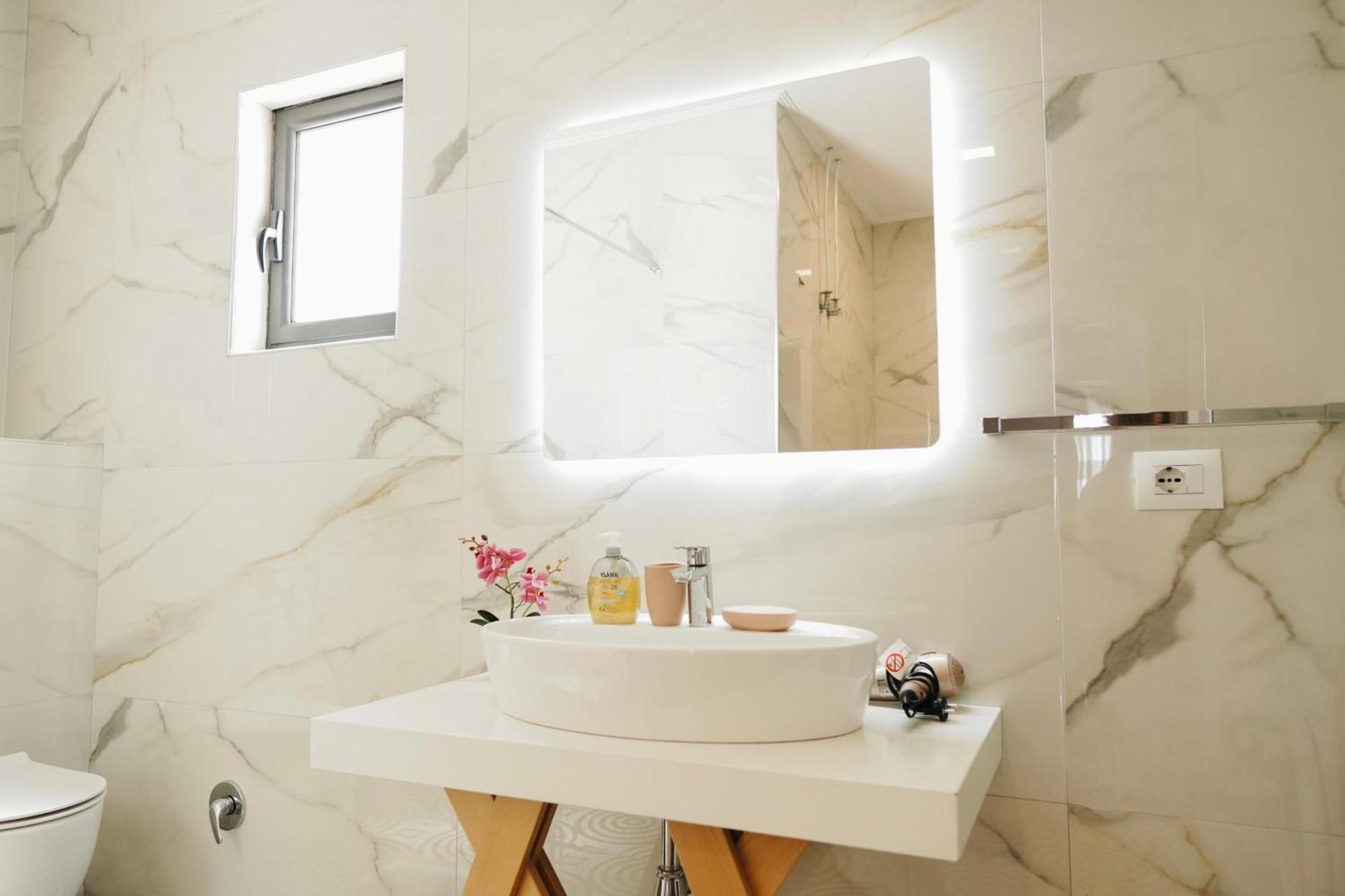 Luxury Penthouse B&e Apartment *