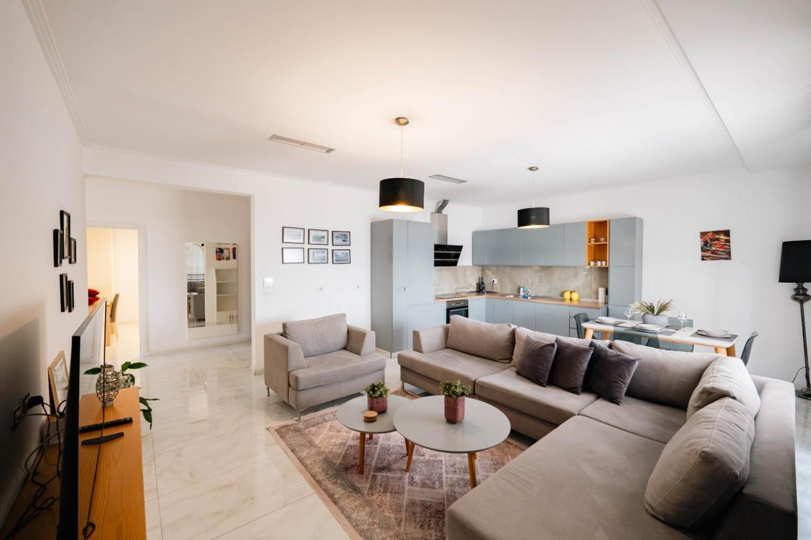 Luxury Penthouse B&e Sarandë