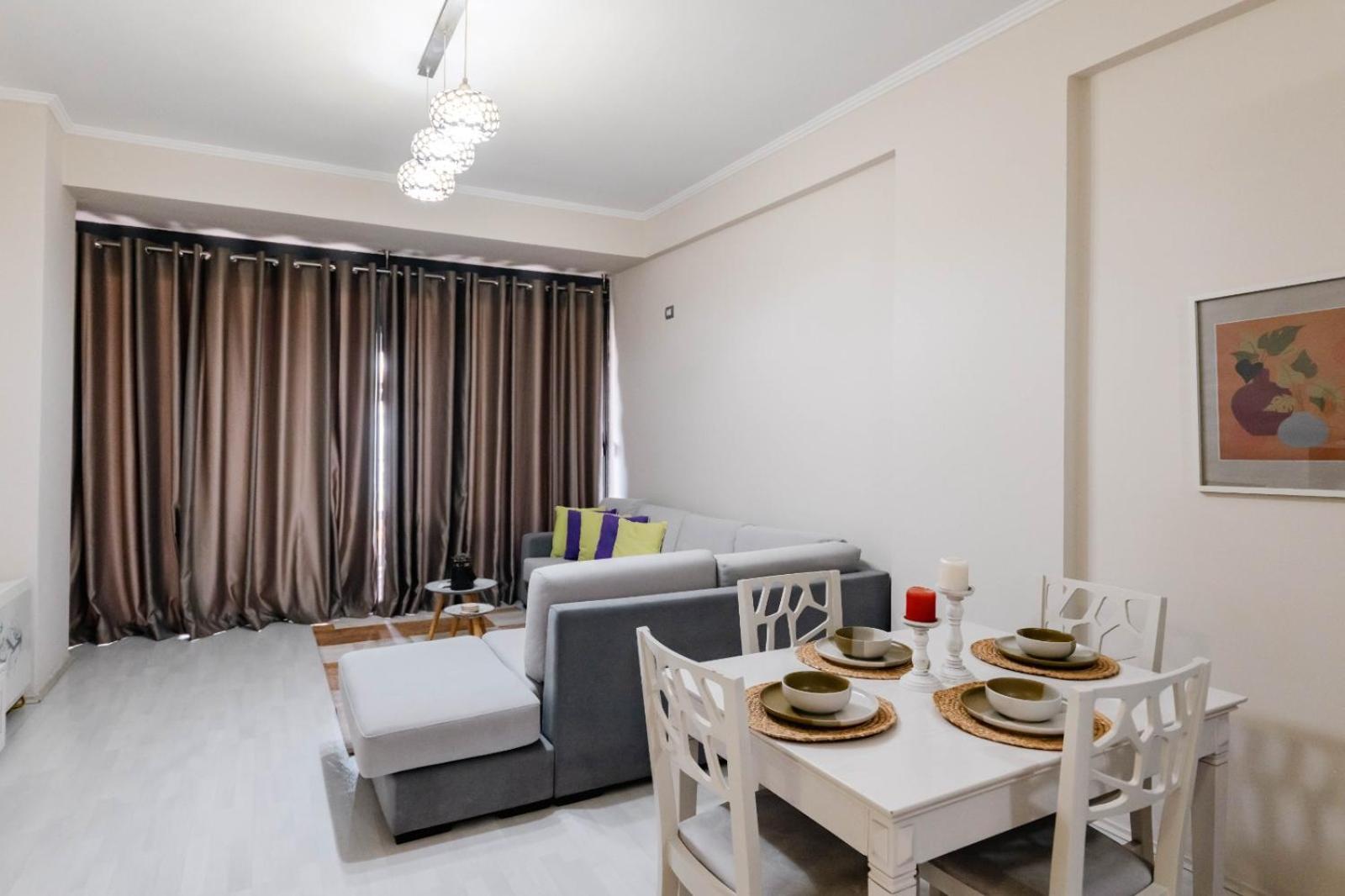 Luxury Penthouse B&e Apartment Sarandë